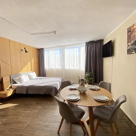 El Patio فندق لقنت